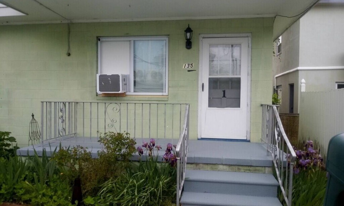 Wildwood Cottage | Charming 1-bedroom cottage in fantastic Wildwood with WiFi, AC