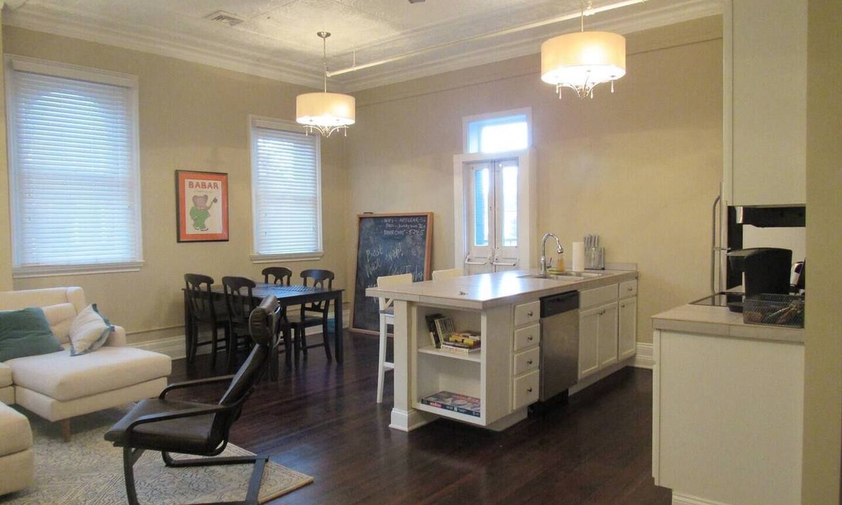 Albany Apartment | Charming 1BR Albany retreat w/parking & full kitchen, near MVP Arena, Washington Park & dining