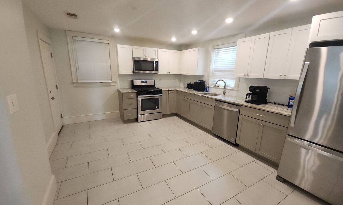 Harbor View - Orient Heights Condo | Charming 2-bedroom condo minutes from airport Boston with WiFi, AC, and laundry