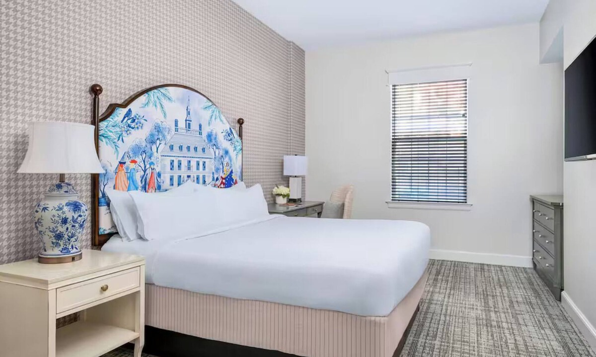 Berkeley Villa | Charming 2-bedroom villa with WiFi, AC in phenomenal Williamsburg