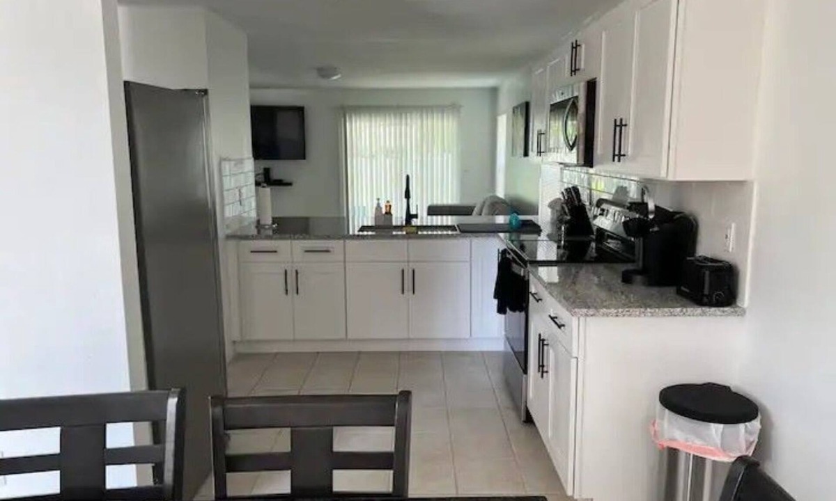 Mineral Villa | Charming 2-bedroom villa with AC and WiFi in peaceful Ruskin