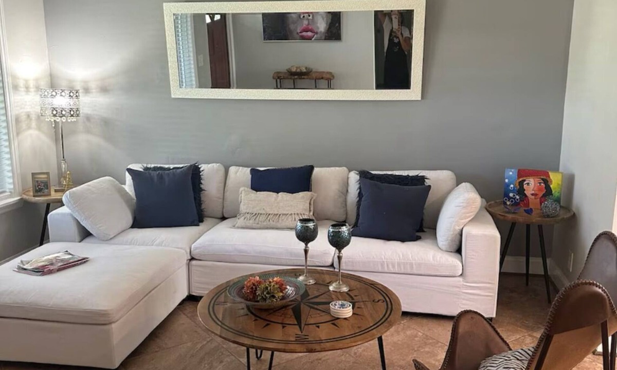 Deerfield Beach House | Charming 3-bedroom house soothing Deerfield Beach, heated pool