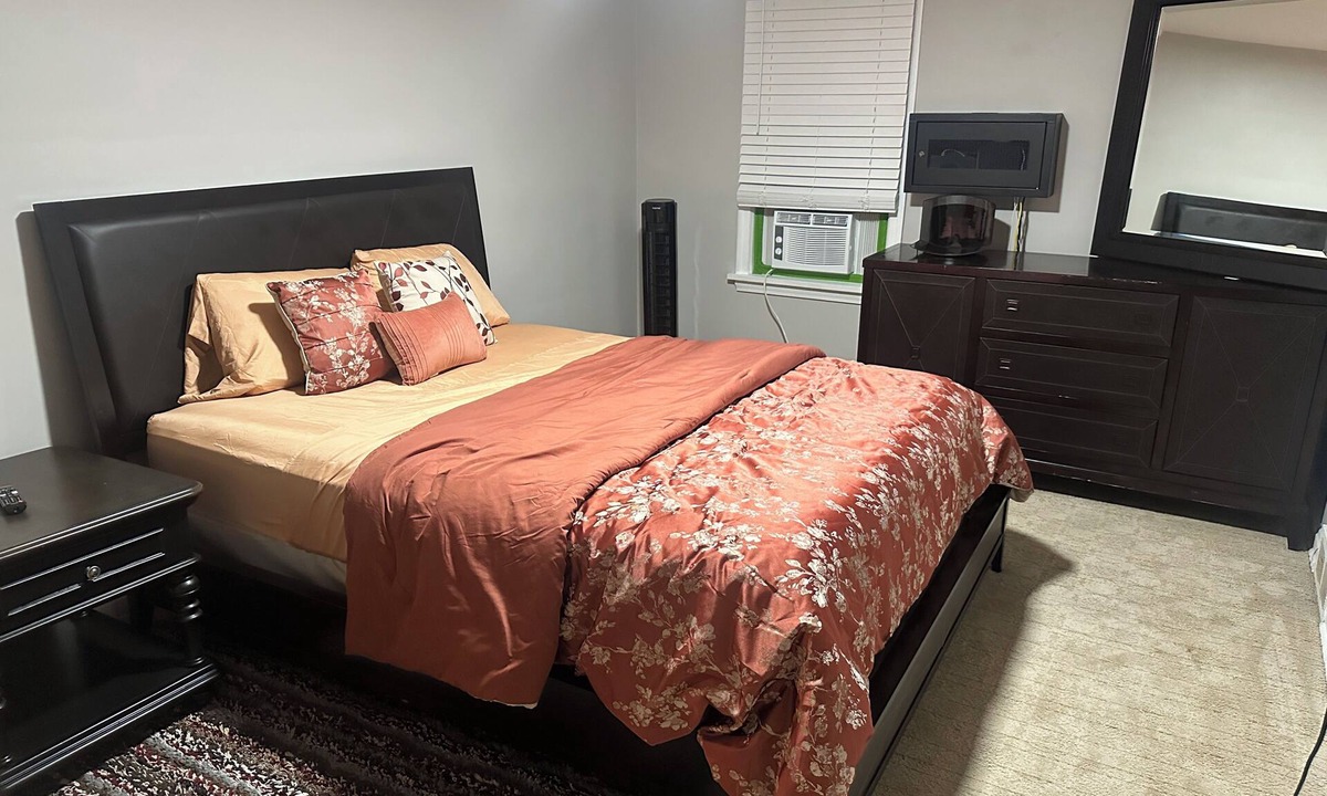 Canton Apartment | Charming 3-bedroom apartment with AC and back deck in Canton