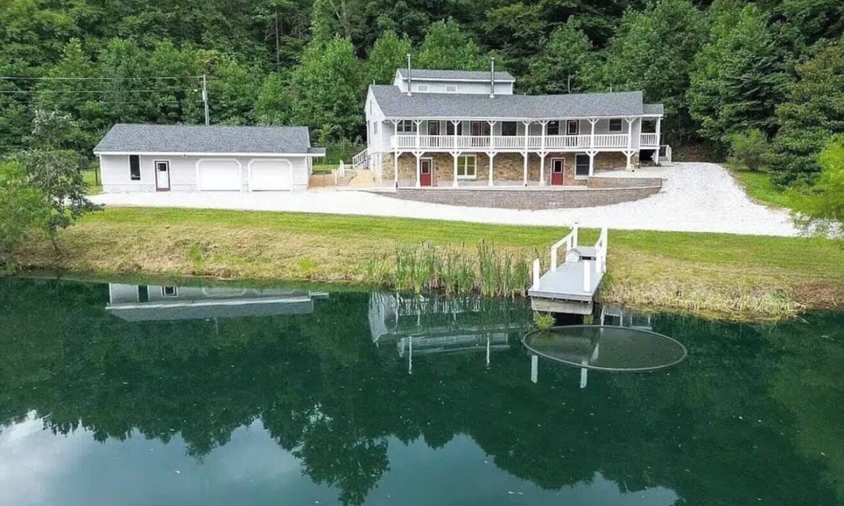 Nelson House | Charming 3-bedroom house with WiFi, AC in serene Lovingston