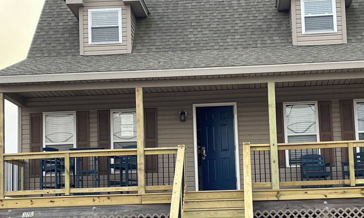 Slaughter Beach House | Charming 3-bedroom house in quiet Slaughter Beach with fenced area for your pet.