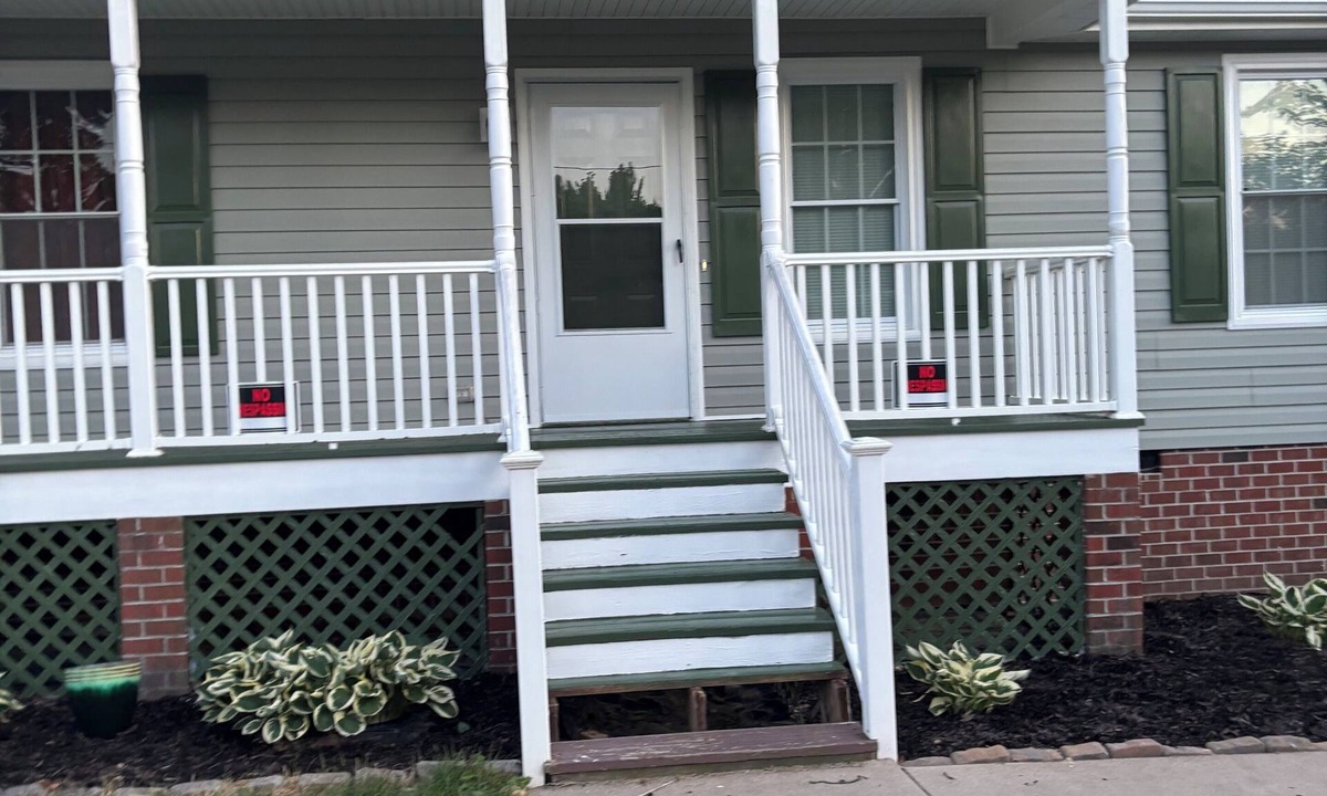 Petersburg House | Charming 4 bedroom 2 bathroom home in Prince George County.