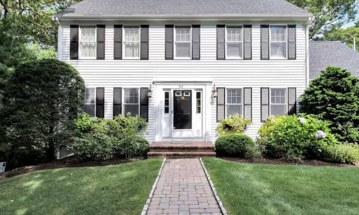 East Dennis House | Charming 4-bedroom house with WiFi and AC in delightful Dennis near mayflower