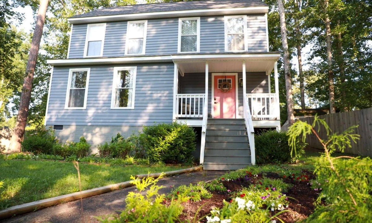 Midlothian House | Charming 4-bedroom house with WiFi, AC in pleasant Chesterfield