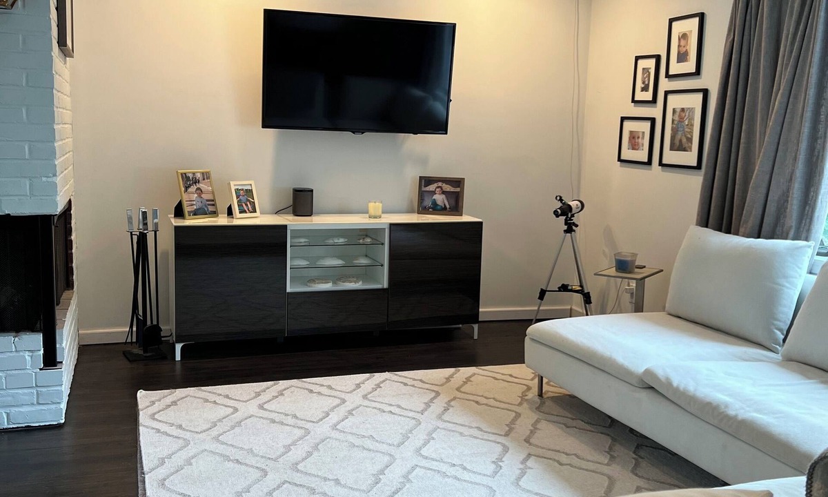 Shinnecock Hills House | Charming 4-bedroom/3 Full bath house with WiFi, AC steps to the beach