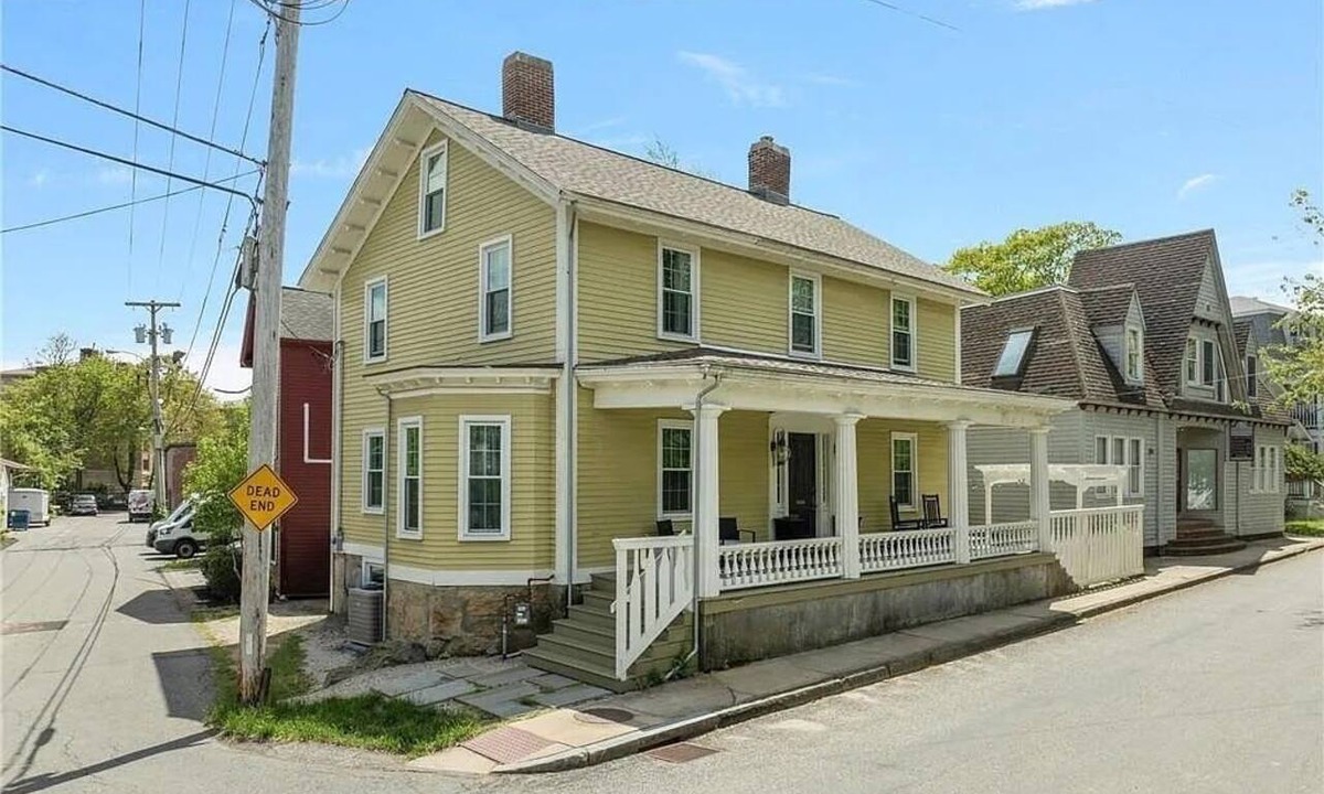 Top of the Hill House | Charming 5-bedroom coastal escape in historic Newport