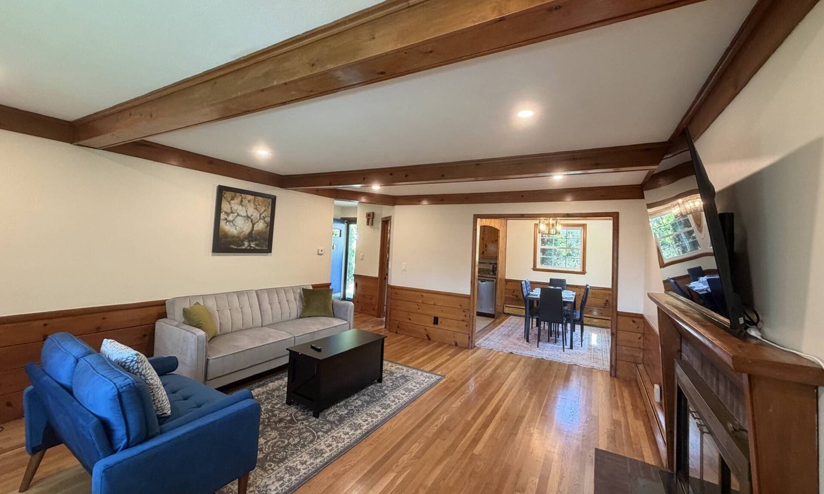 Braintree House | Charming and Spacious - Centrally Located