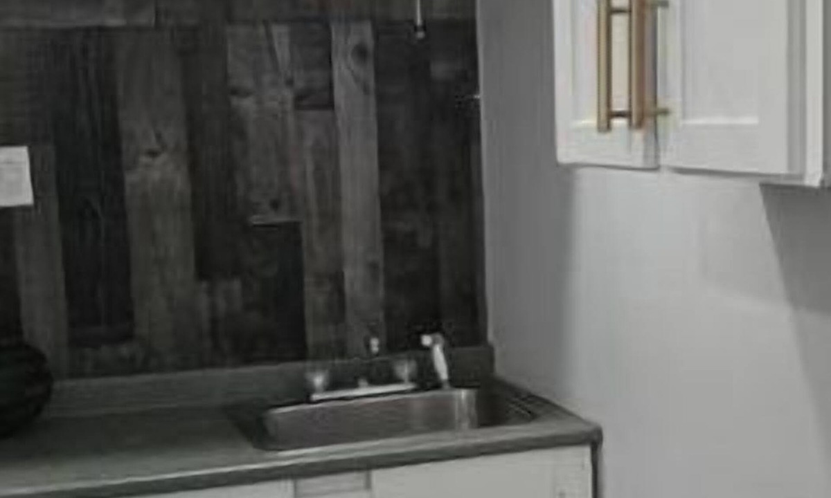 Revere Bed & Breakfast | Charming B&B with AC, WiFi in Phenomenal Revere