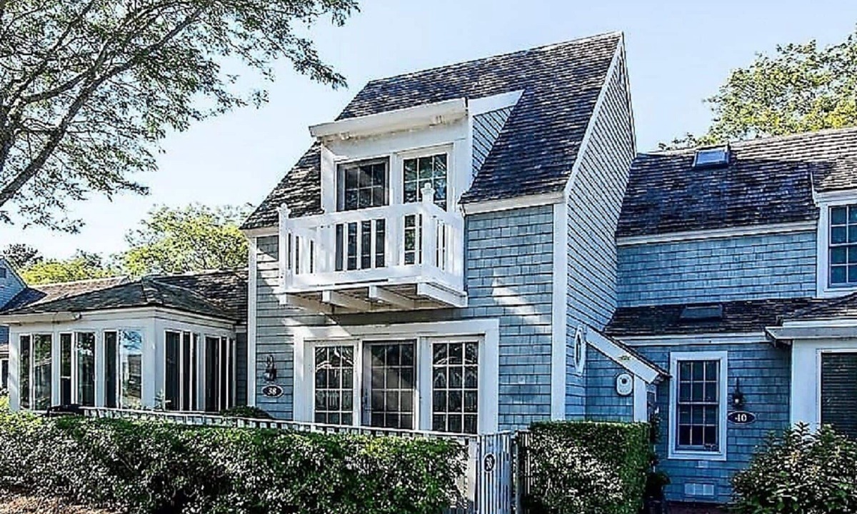 Mashpee House | Charming Cape Cod Oceanview Retreat with A/C, Private Beach & Early Check-In