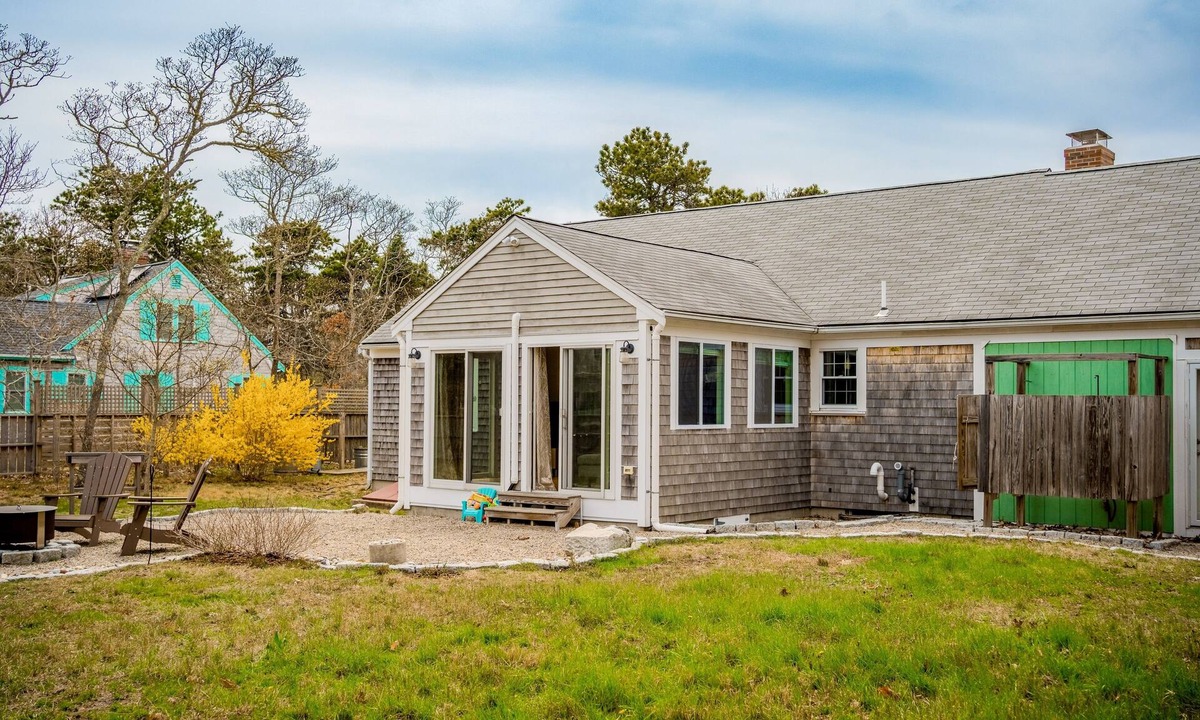 South Chatham House | Charming cape home near beach, town, bike path & shops | Central AC