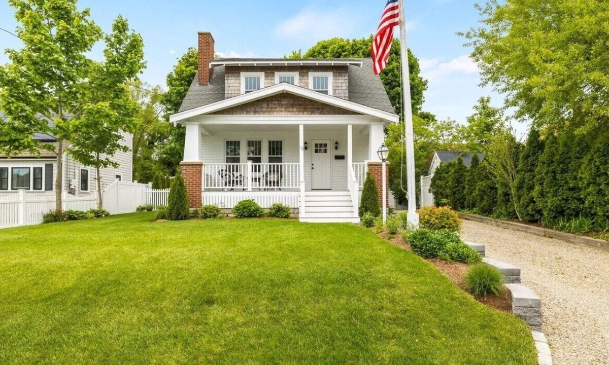 Hyannis House | Charming Cape Retreat Near Downtown: Hot Tub & Heated Pool