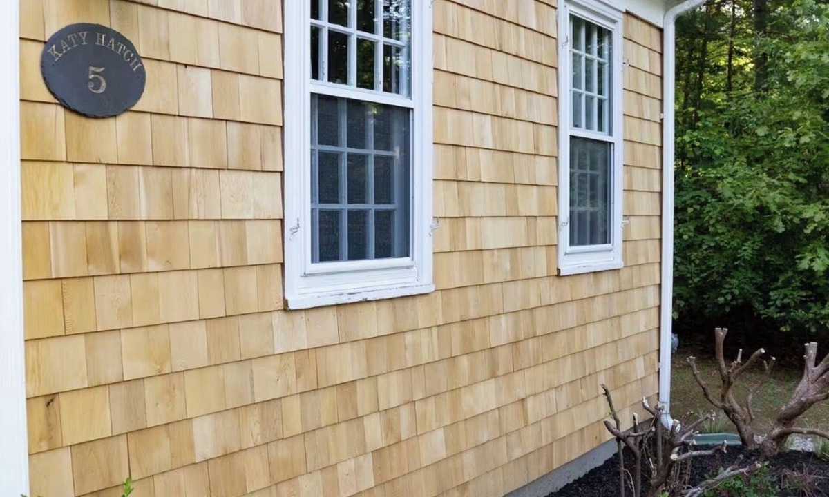 Falmouth House | Charming Cape with AC near downtown Falmouth