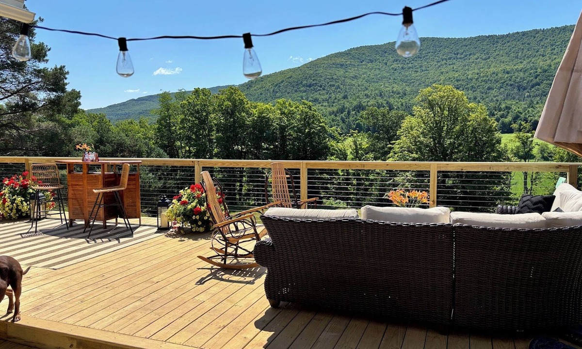 Windham Cottage | Charming Cottage w/Mountain Views,2 Acres, Family & Dog Friendly,Spa Soaking Tub