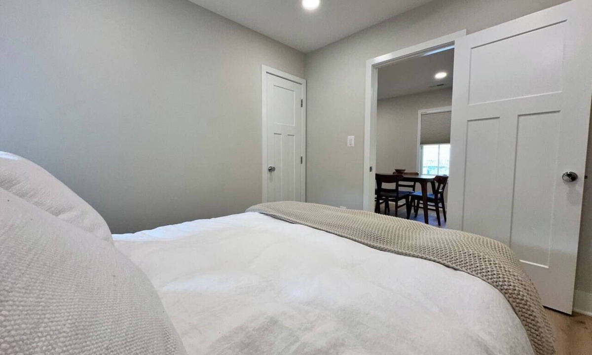 Leesburg's Old and Historic District House | Charming Cottage, Walk to Downtown, Porch Swings