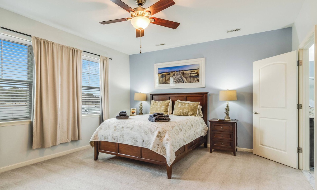 Rehoboth Beach Condo | Charming First floor 3 BR with pool in enchanting Rehoboth Beach, Dogs Welcome