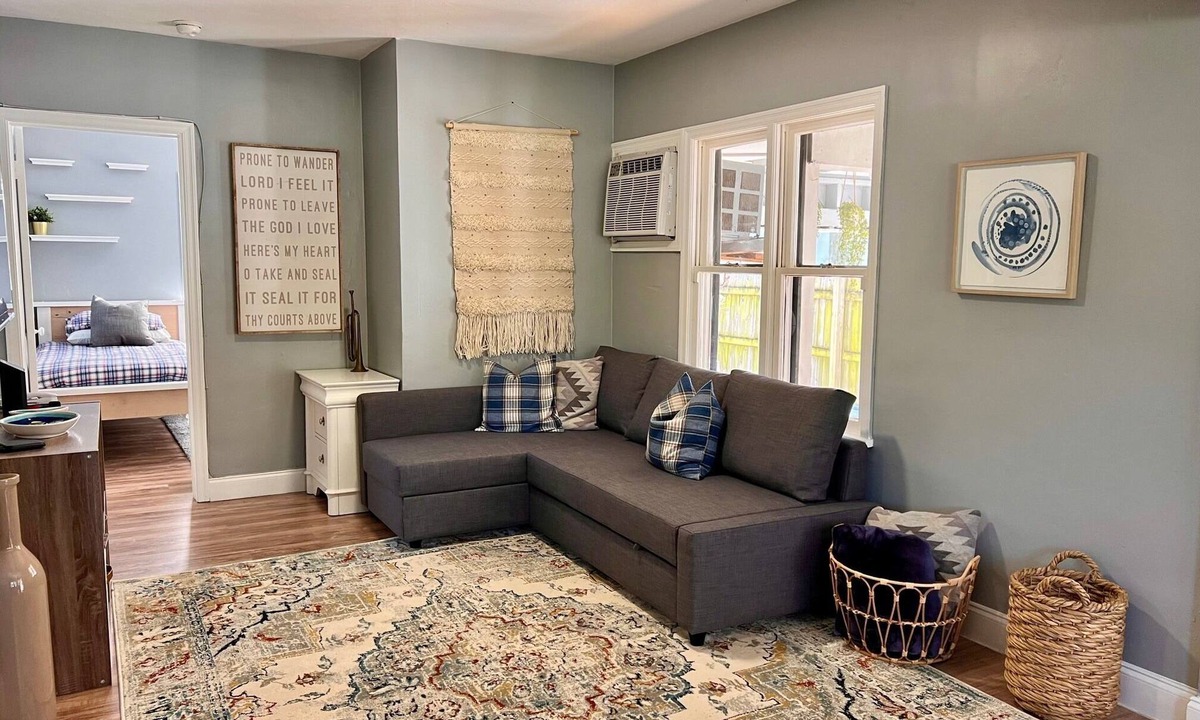 Riverside Park House | Charming Florida Cottage - close to downtown, beach, Las Olas, airport!