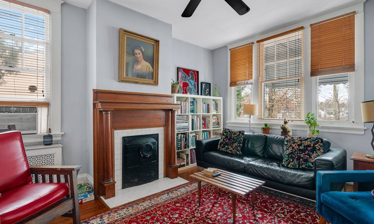 Richmond House | Charming Historic Home-Walk to Carytown-Fence-Pet Friendly-Hotel-grade Towels