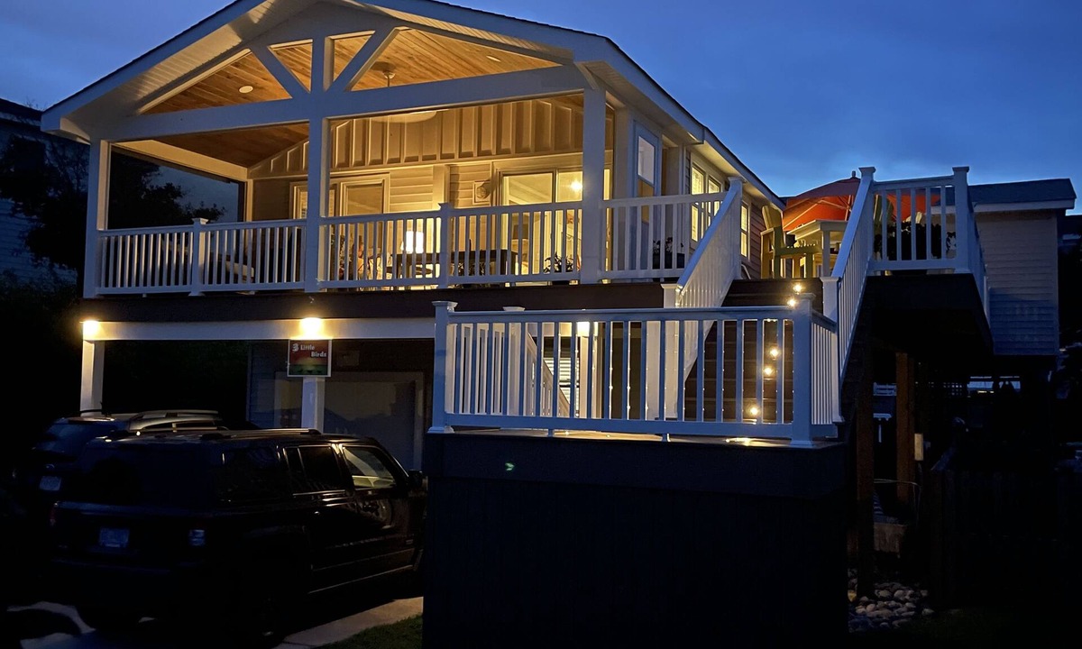 Sandbridge House | Charming home with outdoor space for relaxation & family fun. Beach 5 min. walk.