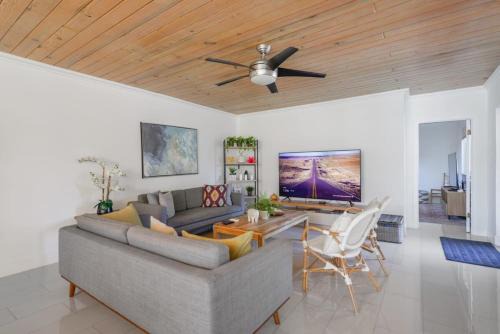 Ludlam House | Charming House with Private Pool n Coral Gable