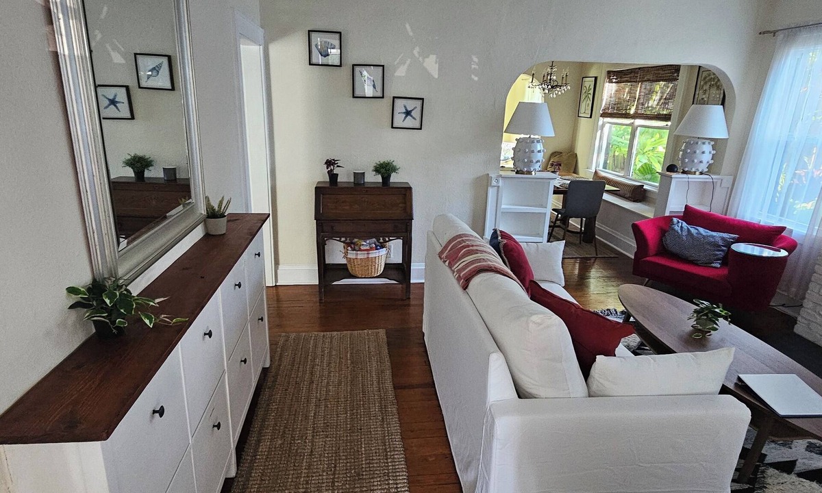 Riverside Park House | Charming Key West style cottage + tropical bungalow + kayaks + cold plunge