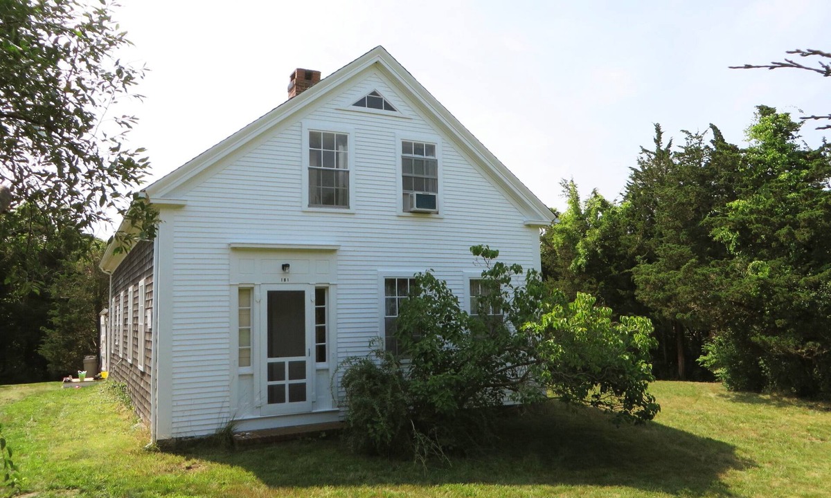 East Orleans House | Charming, Renovated 1870s Home with Private Beach