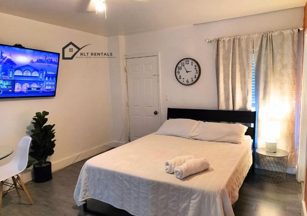 Parkside Apartment | Charming Studio 107