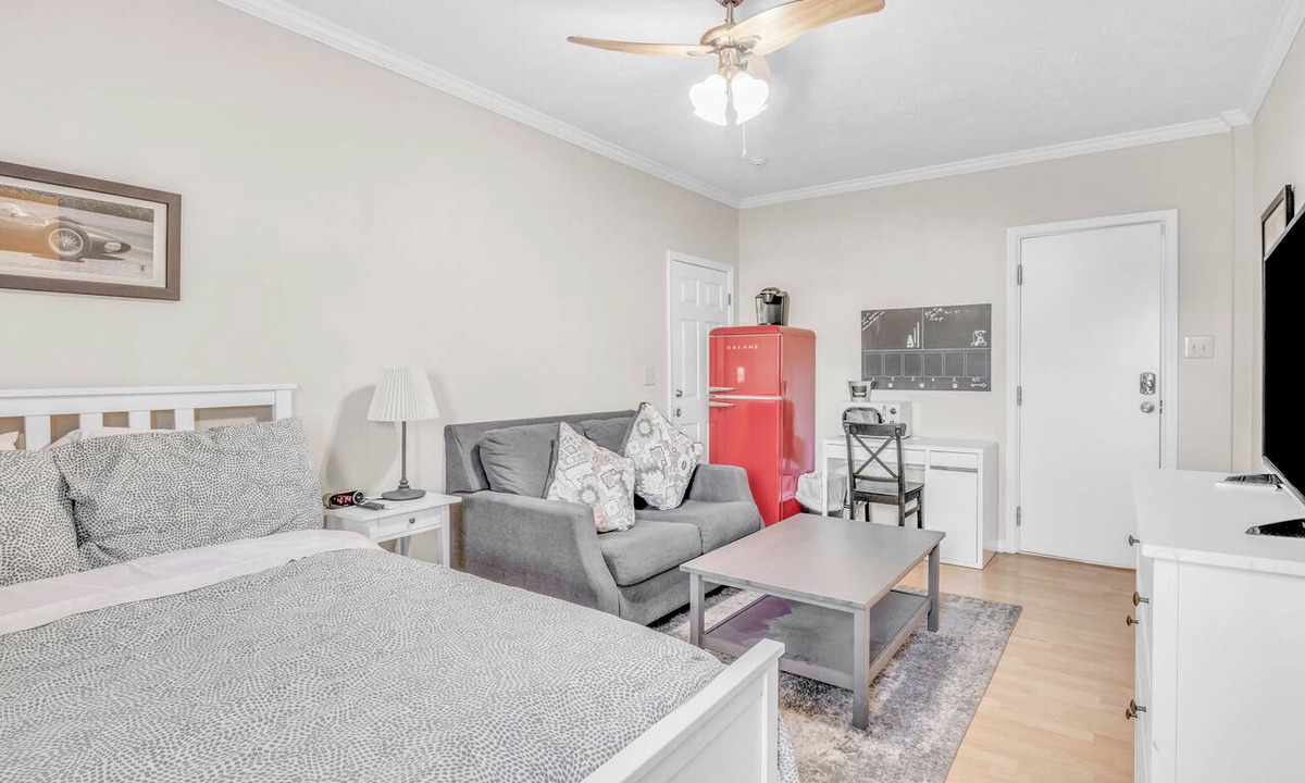Columbus Apartment | Charming studio apartment in Downtown Columbus, MS