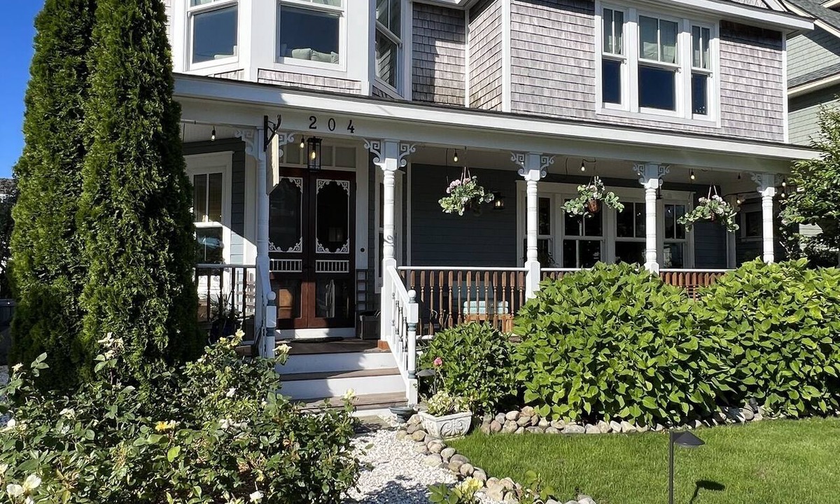Beach Haven House | Charming Victorian LBI Beachside House