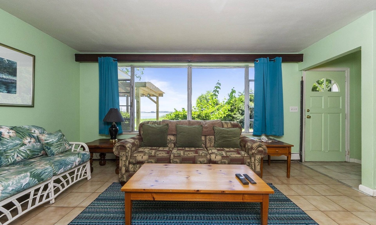 Willoughby Spit Cabin | Charming Waterfront 3 Bedroom Cabin by RedAwning
