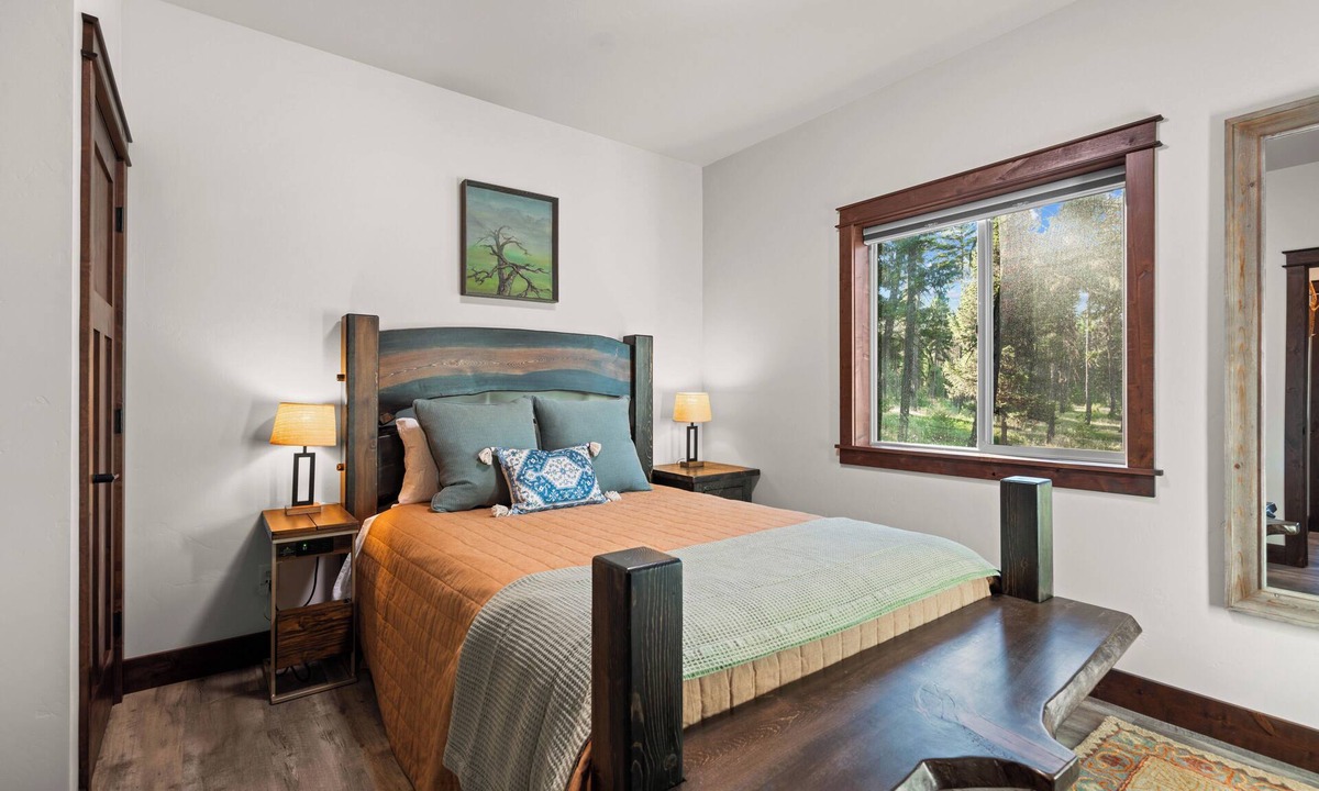 Libby Cabin | ​ Charming, yet modern – Logging Camp Cabins are the best private lodging in Lincoln County. Where else are you able to stay in such comfort, surrounded by complete privacy, with immediate access to so much?