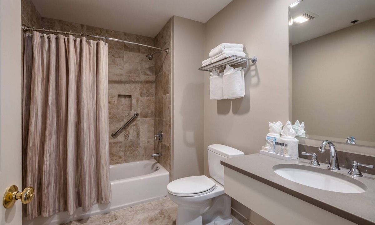 Chatham Hotel | Chatham Wayside Inn