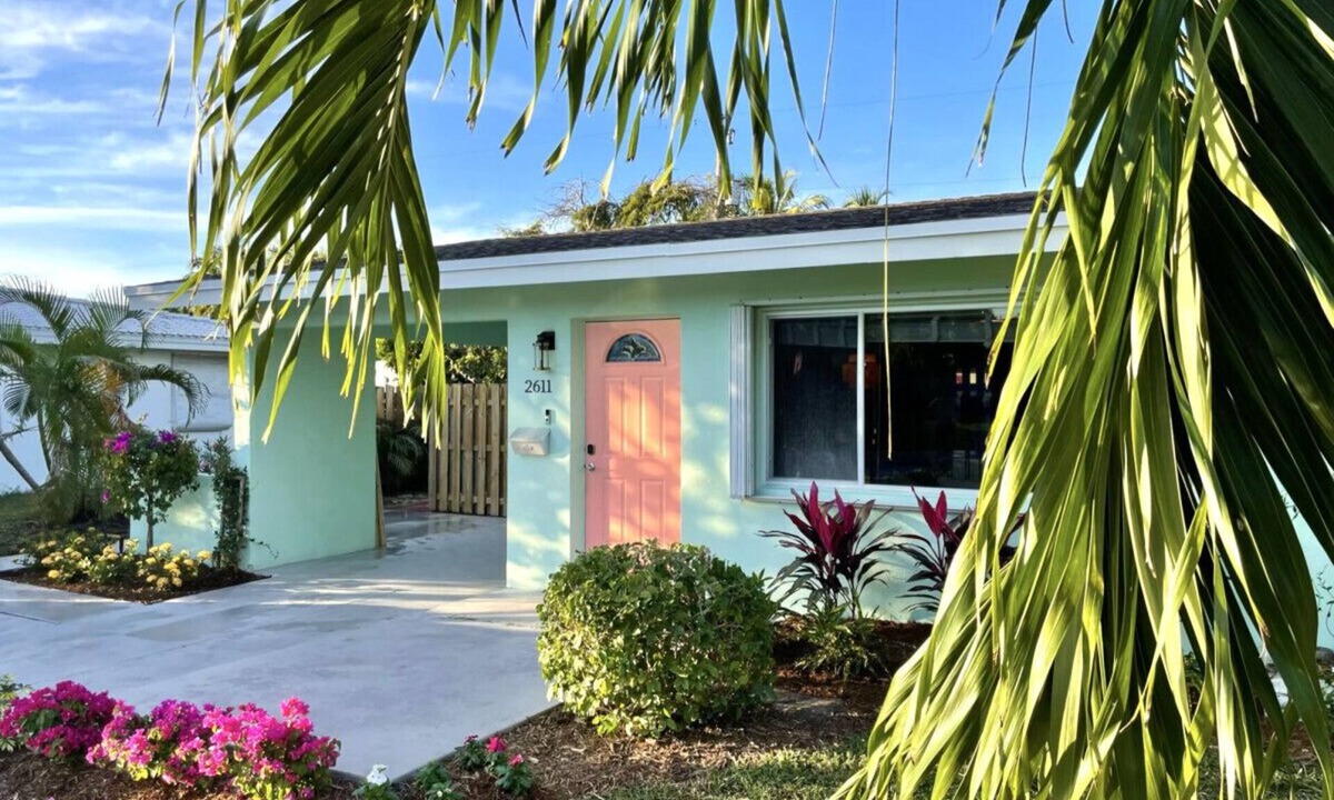 Pompano Beach House | Chez Jasmin: Sunny Home & Hot Tub Minutes to Beach!