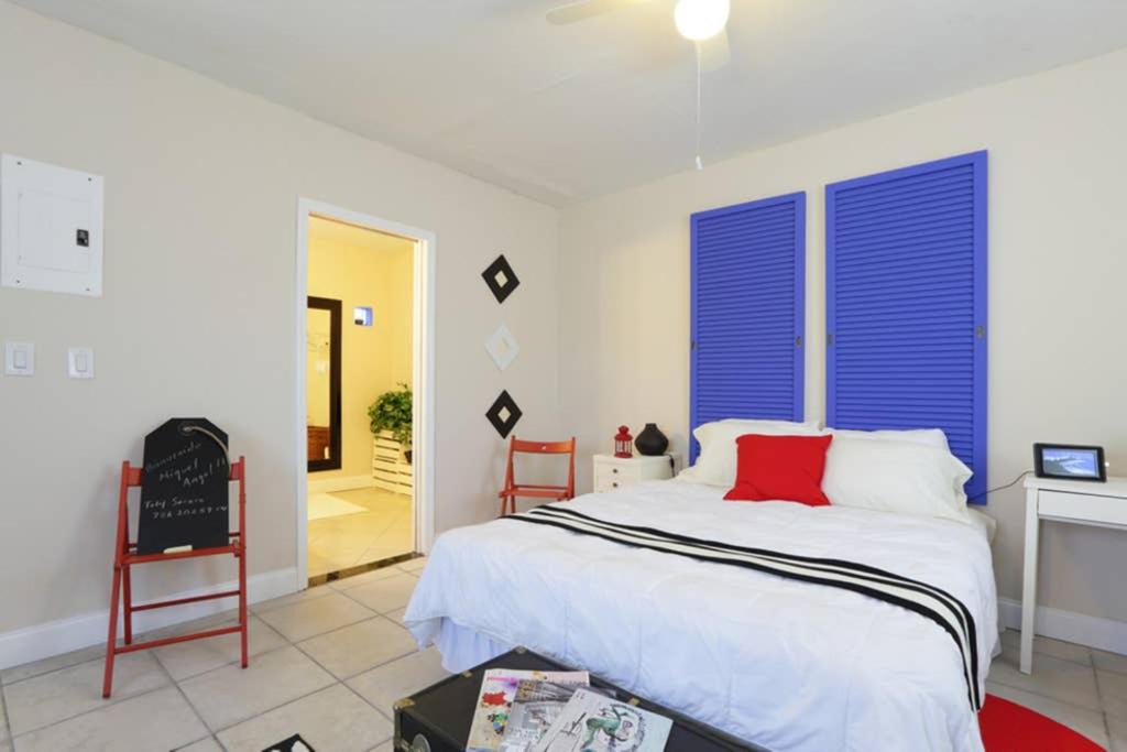Coral Way Apartment | Chic and Comfortable Studio Free Street Parking