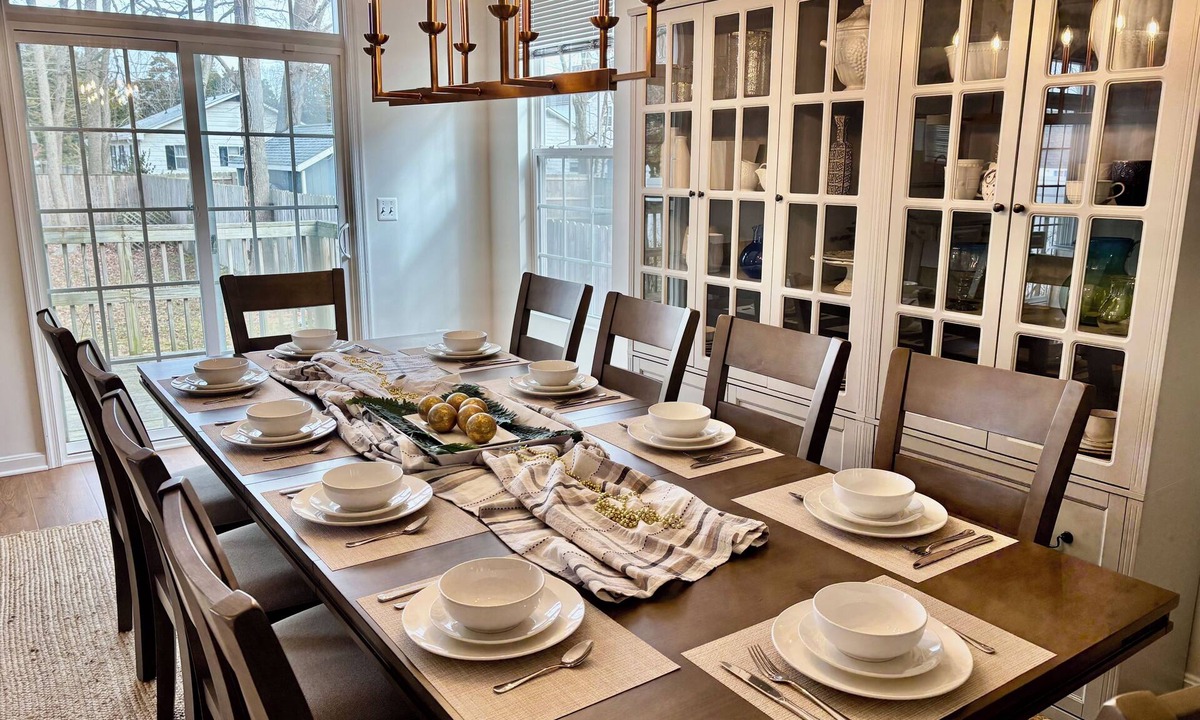 Cape Anne House | Chic retreat steps to Water, Piers & Waterfront Park