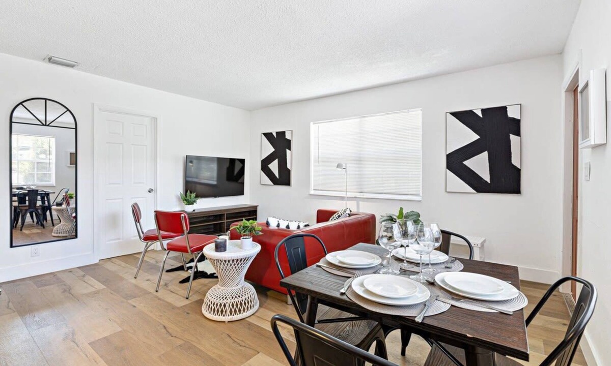 Sailboat Bend Condo | Chic Sailboat Bend Condo w/Parking, Near Riverwalk