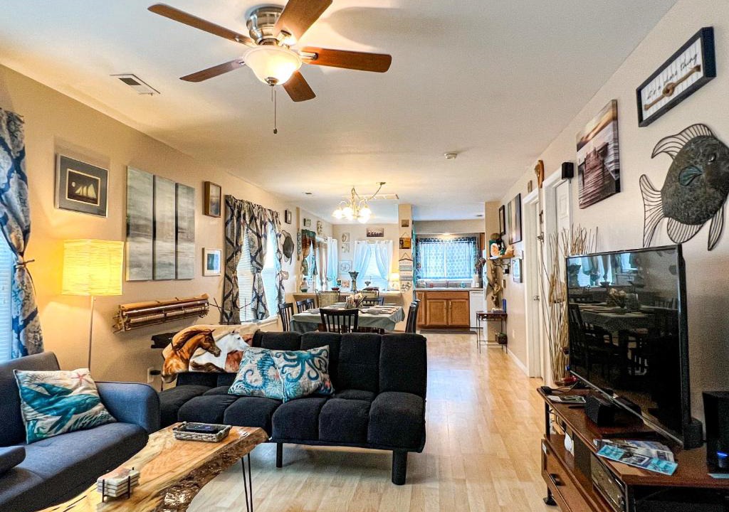 Chincoteague House | Chincoteague Island Beach House - Sir Whelk-A-Lot - New! - Downtown Location! Bikes & Yaks Included!