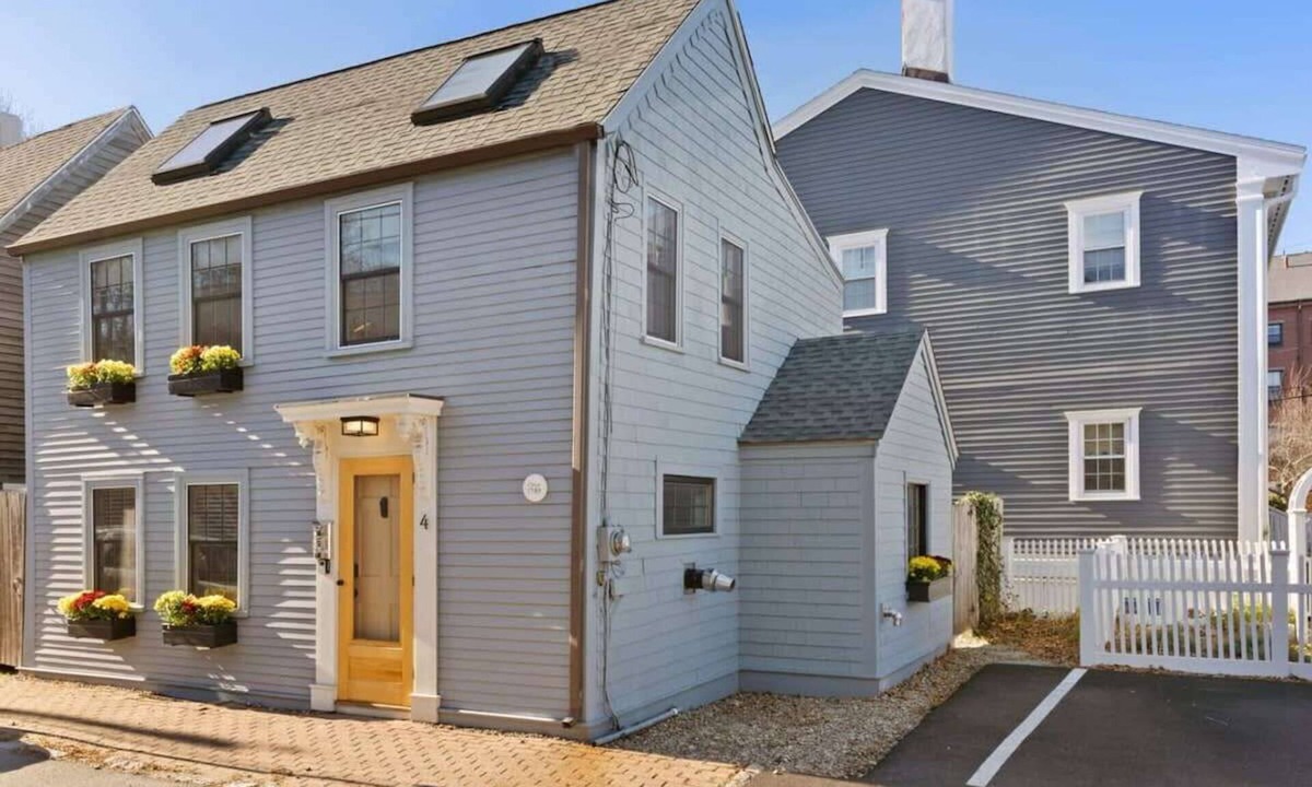 Newburyport House | Circa 1789 Historic South End Home Back Patio