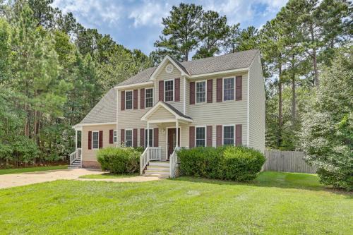 North Chesterfield House | Classic Colonial Home w/Private Yard in Richmond!