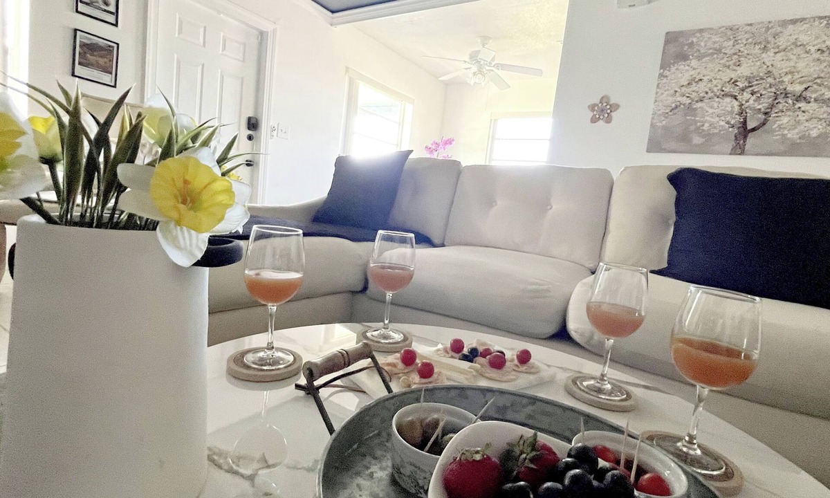 North Andrews Gardens House | Classic Floradana "10 min" Beach