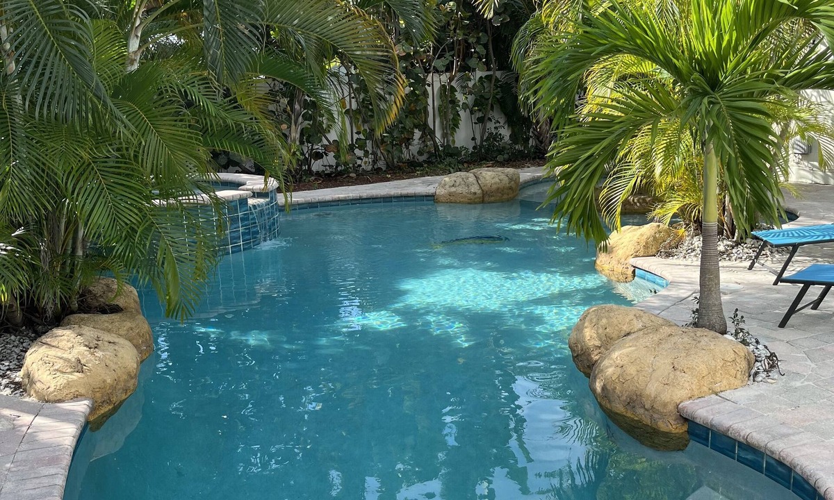 South Corals House | Classic Fort Lauderdale home only 1 mile to the beach!