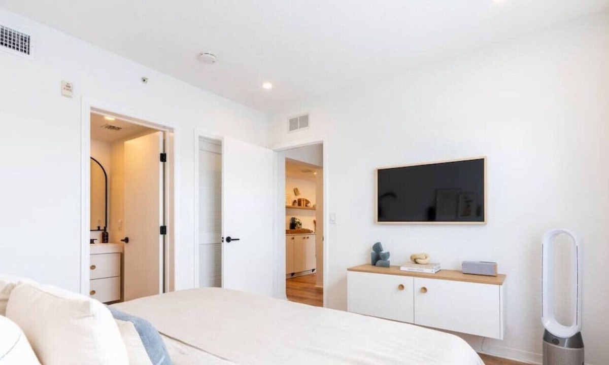 North Beach Condo | Classy and cozy 1-bedroom condo in Miami beach