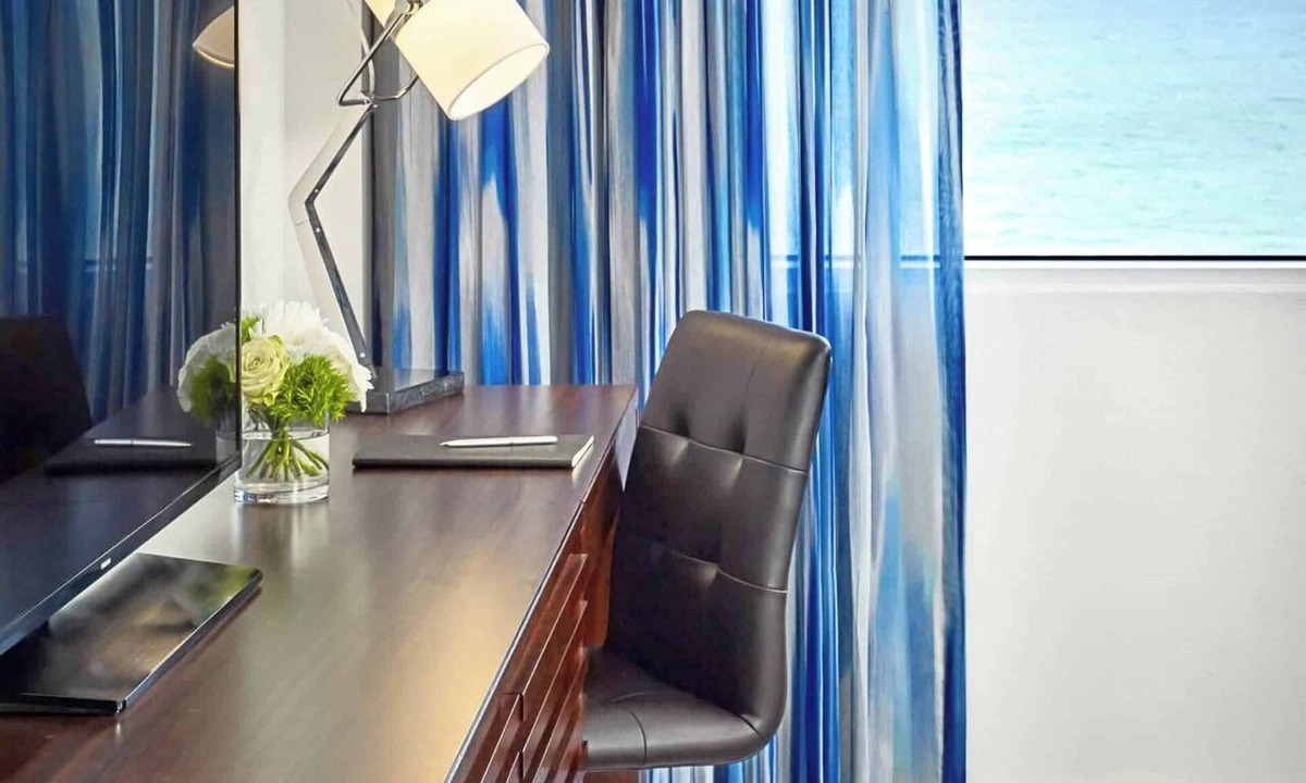 East Fort Lauderdale Hotel | Close to Downtown Fort Lauderdale! Ocean View! Parking, Pool, Pets Allowed!