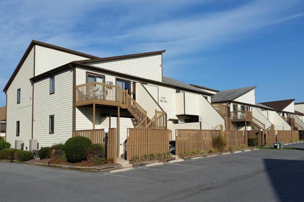 North Ocean City Apartment | Club Ocean Villas II 19 condo
