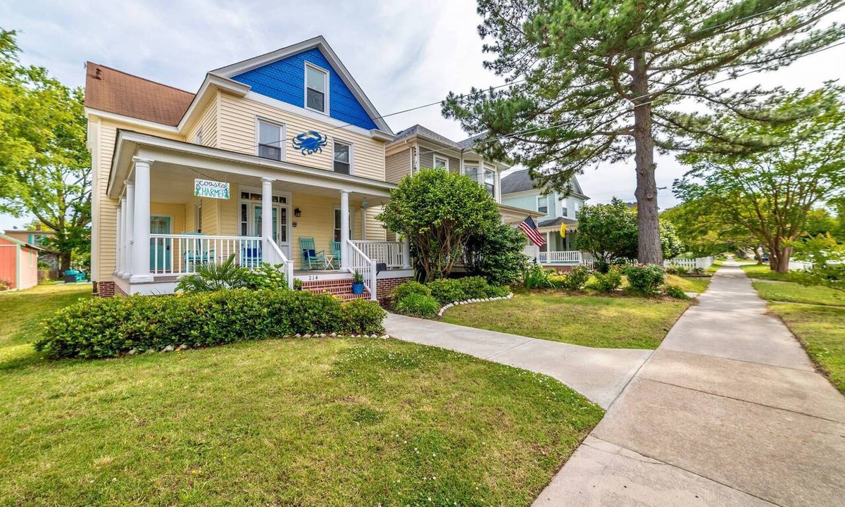 Cape Charles House | Coastal Charmer, Fire Pit & Two Blocks to Beach