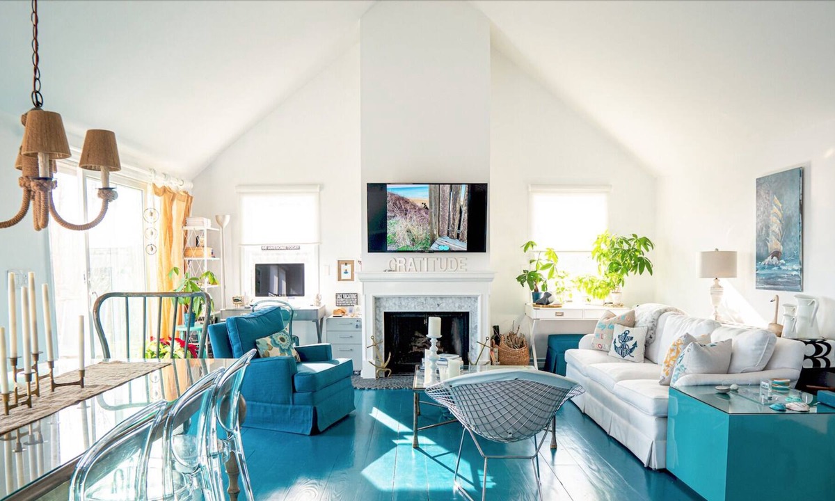 Tom Nevers House | Coastal Chic Nantucket Beach House Events Welcome