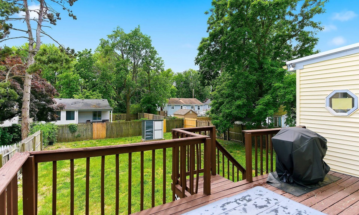Leonardo House | Coastal Getaway Near Leonardo Beach & Ferry